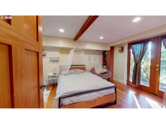 411 PERRY St, Springfield, OR 97477