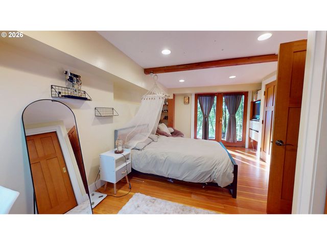 411 PERRY St, Springfield, OR 97477
