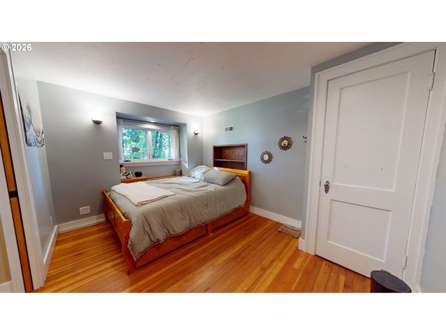 411 PERRY St, Springfield, OR 97477