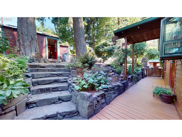 411 PERRY St, Springfield, OR 97477