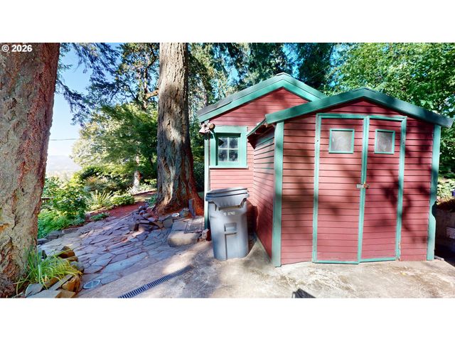 411 PERRY St, Springfield, OR 97477