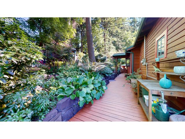 411 PERRY St, Springfield, OR 97477