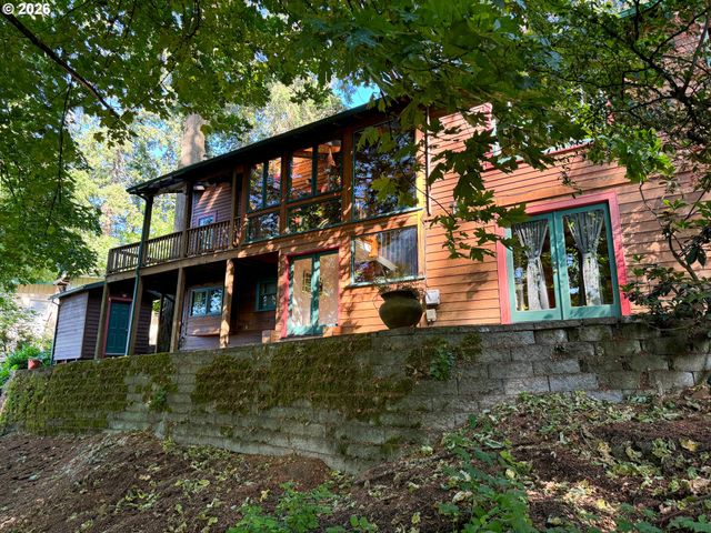 411 PERRY St, Springfield, OR 97477