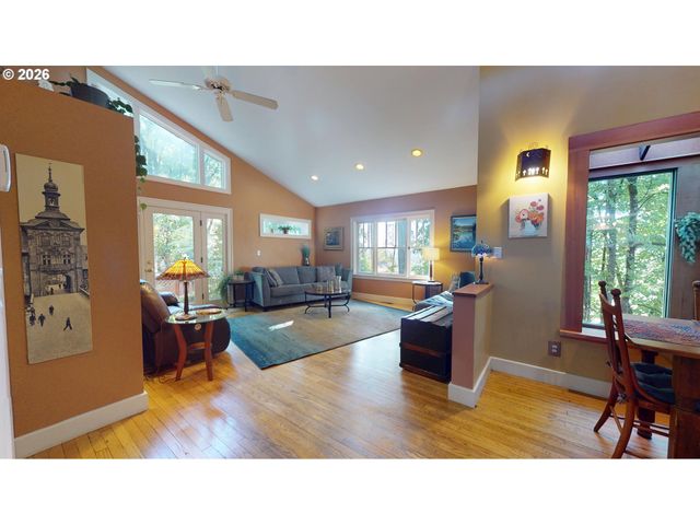411 PERRY St, Springfield, OR 97477