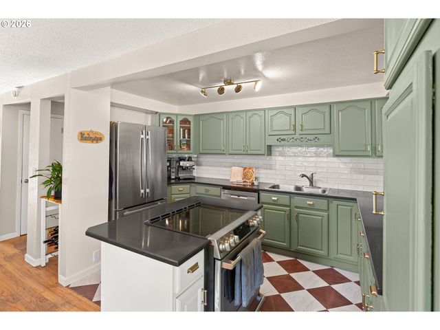 2308 Se 139TH Ave, Portland, OR 97233