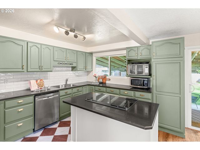 2308 Se 139TH Ave, Portland, OR 97233