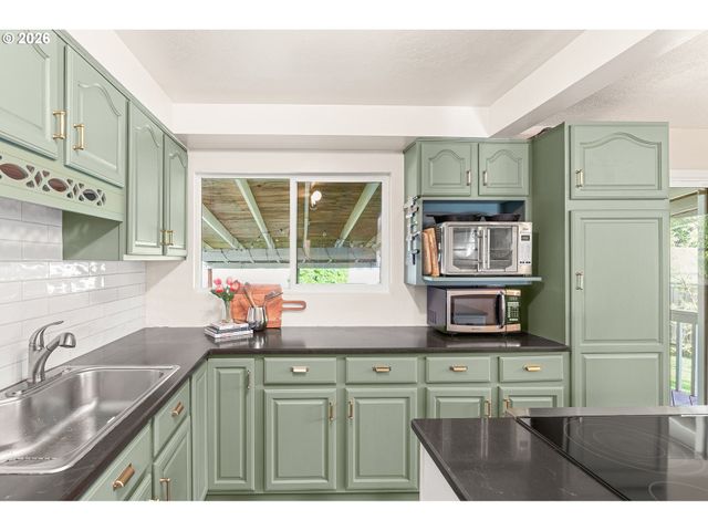 2308 Se 139TH Ave, Portland, OR 97233