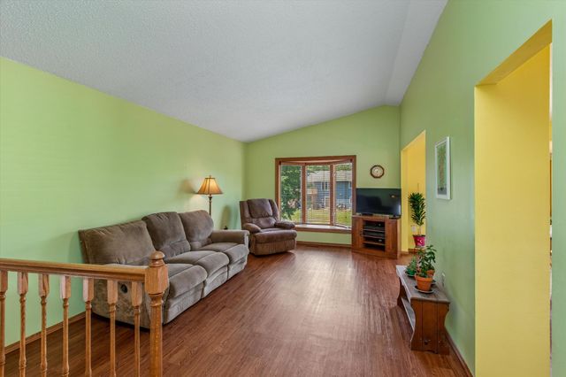 4209 Braddock Trail, Eagan, MN 55123