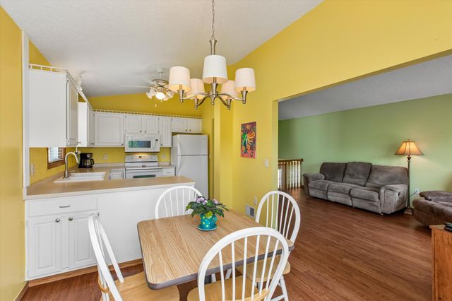 4209 Braddock Trail, Eagan, MN 55123