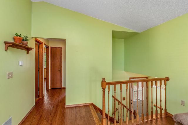 4209 Braddock Trail, Eagan, MN 55123