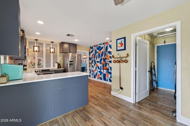 2360 E SAHUARO Drive, Phoenix, AZ 85028