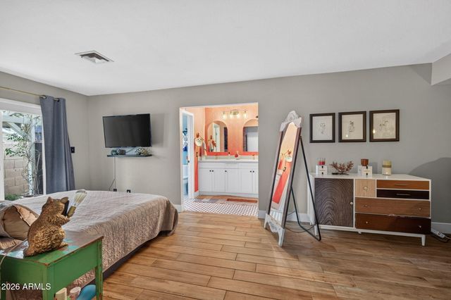 2360 E SAHUARO Drive, Phoenix, AZ 85028