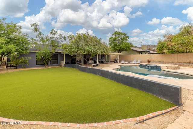 2360 E SAHUARO Drive, Phoenix, AZ 85028