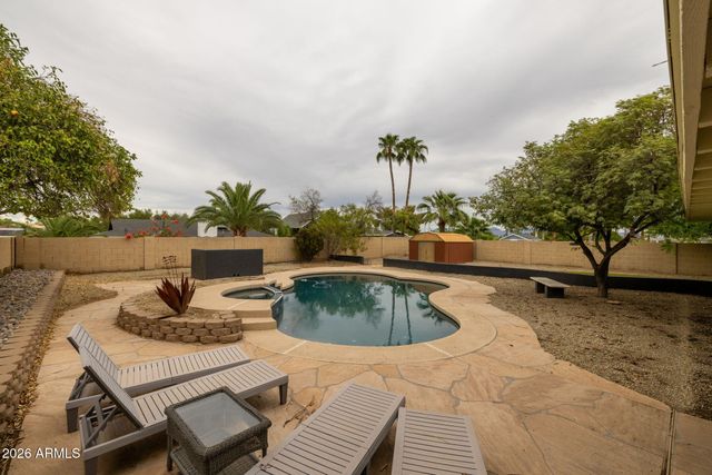 2360 E SAHUARO Drive, Phoenix, AZ 85028