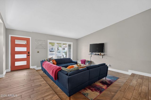 2360 E SAHUARO Drive, Phoenix, AZ 85028