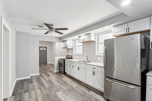 9720 S Exchange Avenue, Chicago, IL 60617