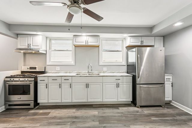 9720 S Exchange Avenue, Chicago, IL 60617