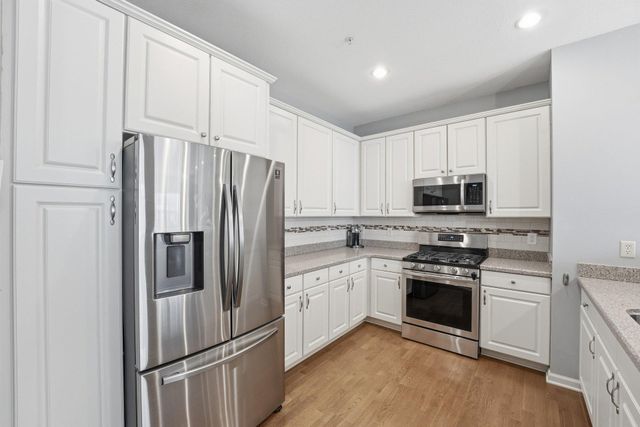 8103 Oakview Drive N, Maple Grove, MN 55369