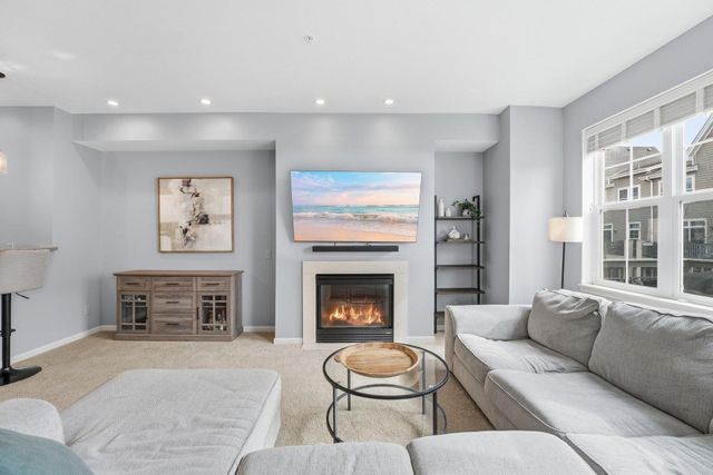 8103 Oakview Drive N, Maple Grove, MN 55369