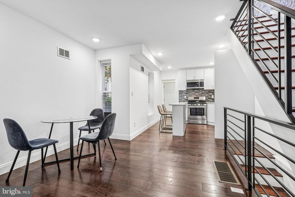 1540 N HOLLYWOOD ST, PHILADELPHIA, PA 19121 — exterior
