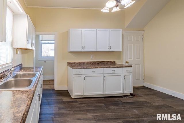 1831 N LINN Street, Peoria, IL 61604