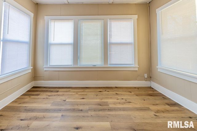 1831 N LINN Street, Peoria, IL 61604