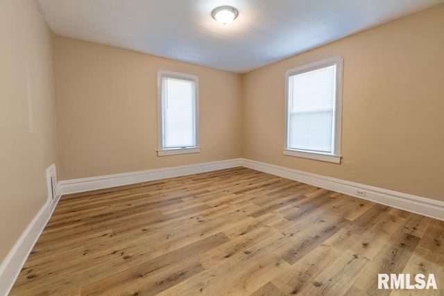 1831 N LINN Street, Peoria, IL 61604