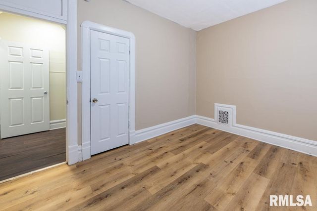 1831 N LINN Street, Peoria, IL 61604