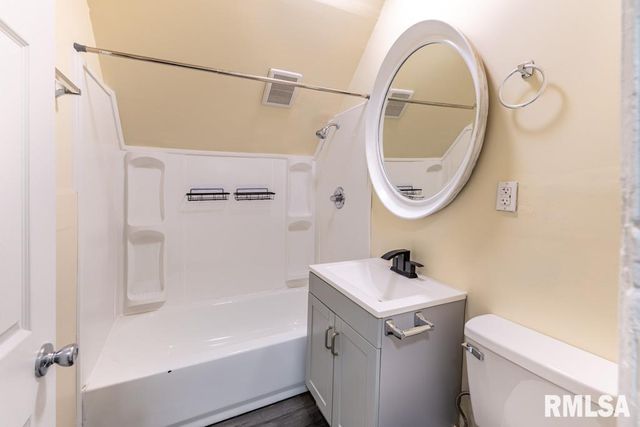 1831 N LINN Street, Peoria, IL 61604