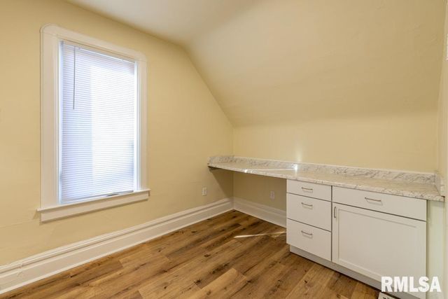 1831 N LINN Street, Peoria, IL 61604