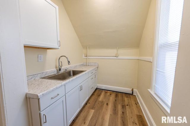 1831 N LINN Street, Peoria, IL 61604