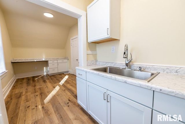 1831 N LINN Street, Peoria, IL 61604