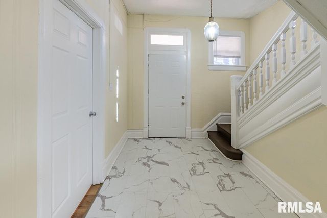 1831 N LINN Street, Peoria, IL 61604