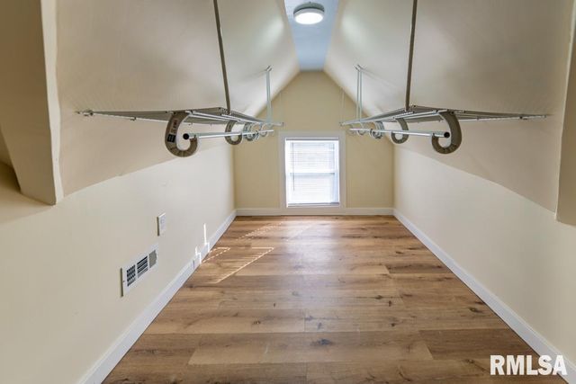 1831 N LINN Street, Peoria, IL 61604