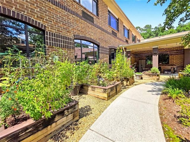 1800 Clairmont Lake 301, Decatur, GA 30033