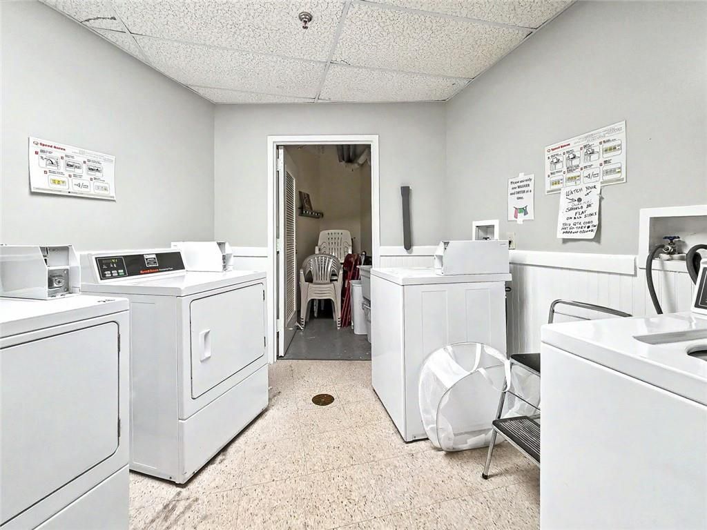 Image 22 of property listing at 1800 Clairmont Lake 301, Decatur, GA 30033