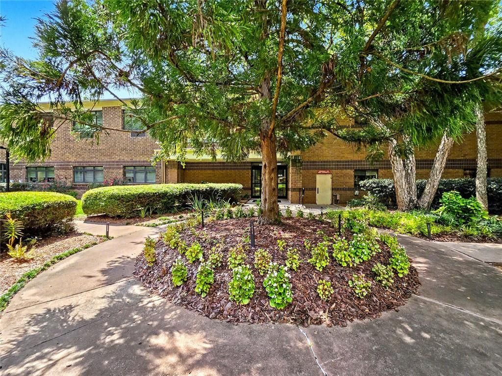 Image 25 of property listing at 1800 Clairmont Lake 301, Decatur, GA 30033