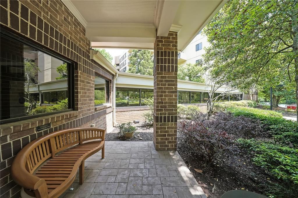 Image 44 of property listing at 1800 Clairmont Lake 301, Decatur, GA 30033