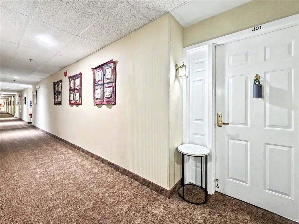 Image 5 of property listing at 1800 Clairmont Lake 301, Decatur, GA 30033