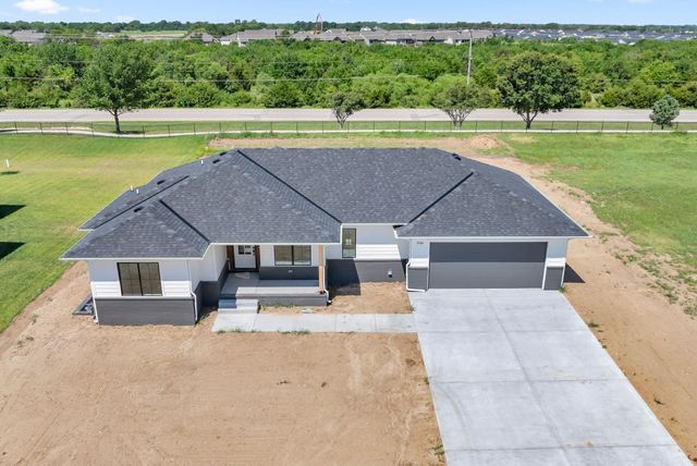 5161 N Colonial Ave, Bel Aire, KS 67226