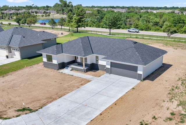 5161 N Colonial Ave, Bel Aire, KS 67226
