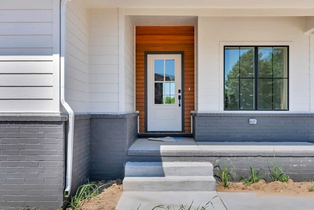 5161 N Colonial Ave, Bel Aire, KS 67226