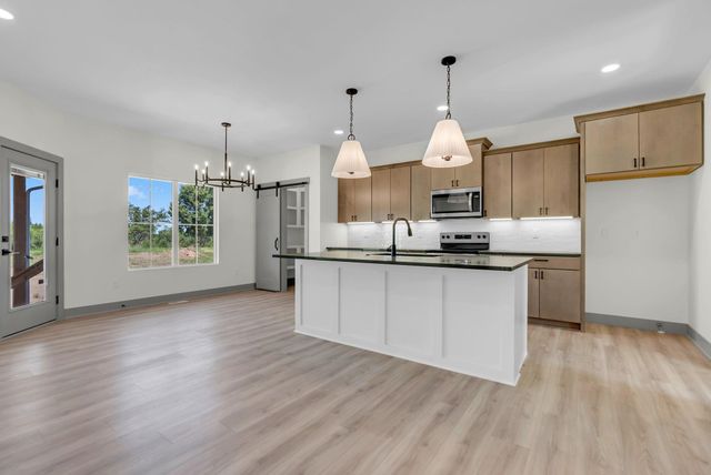 5161 N Colonial Ave, Bel Aire, KS 67226