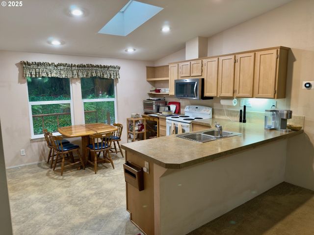 21191 E COUNTRY CLUB Rd, Brightwood, OR 97011