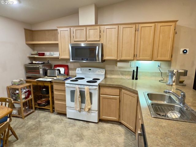 21191 E COUNTRY CLUB Rd, Brightwood, OR 97011