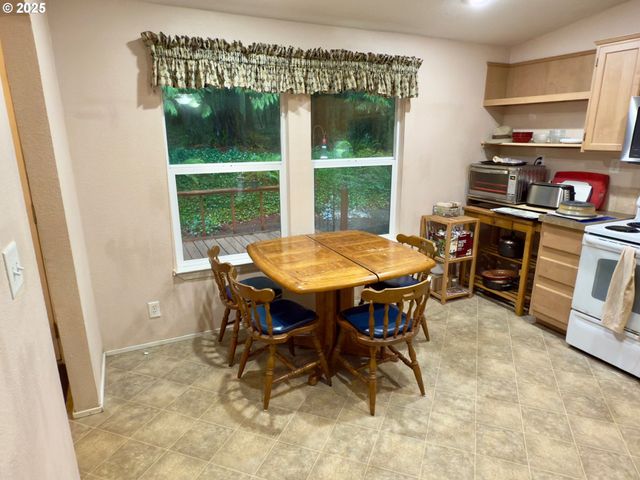 21191 E COUNTRY CLUB Rd, Brightwood, OR 97011