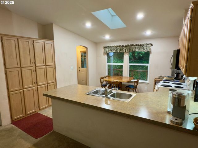 21191 E COUNTRY CLUB Rd, Brightwood, OR 97011