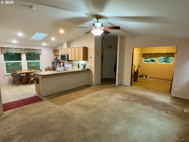 21191 E COUNTRY CLUB Rd, Brightwood, OR 97011