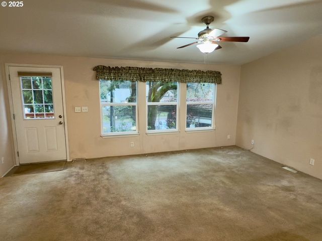 21191 E COUNTRY CLUB Rd, Brightwood, OR 97011