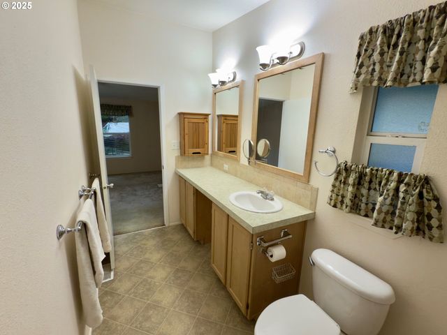 21191 E COUNTRY CLUB Rd, Brightwood, OR 97011